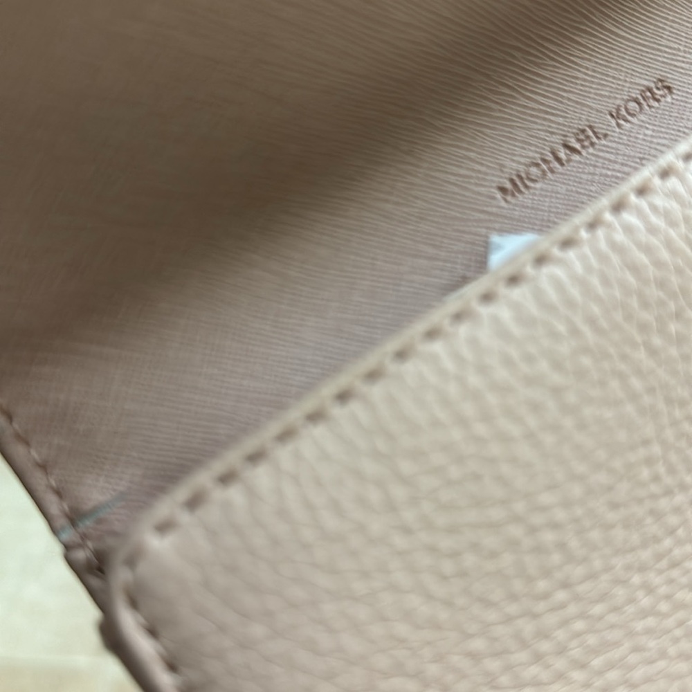 NWT-Michael Kors leather Fulton wallet. Color is call Ballet ( pale pink) - Picture 11 of 11